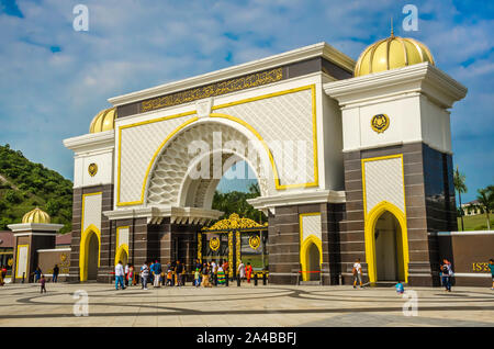 KUALA LUMPUR, Malaysia - 18. Dezember 2018: Die Istana Negara, (malaiisch für National Palace) ist die offizielle Residenz des Monarchen von Malaysia. Stockfoto