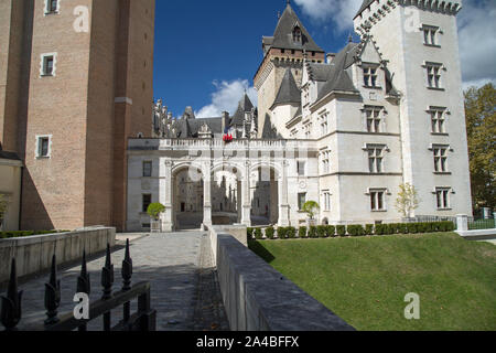 Pau, Aquitaine, Frankreich, September 2019, Blick auf das Schloss Château de Pau, dem Geburtsort von König Heinrich IV. von Frankreich und Navarra. Stockfoto