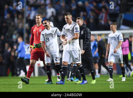 Torhüter Manuel Neuer (Deutschland), Ilkay Guendogan (Deutschland), Niklas Suele (Deutschland) und Marco Reus (Deutschland) freuen sich auf den Schlusspfiff. GES/fussball/EURO Qualifikation: Estland - Deutschland, 13.10.2019 Fußball: Europäische Qualifier vs Deutschland: Estland, Tallinn, Oktober 13, 2019 | Verwendung weltweit Stockfoto