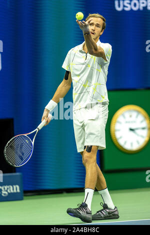 Daniil Medwedew Russlands im Halbfinale der Männer an der 2019 US Open Tennis Meisterschaft konkurrieren Stockfoto