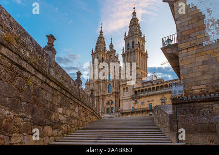 Die Kathedrale von Santiago de Compostela, Galicien, Spanien am Morgen Stockfoto