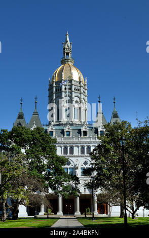 Die Connecticut State Capitol liegt nördlich von Capitol Avenue und südlich von Bushnell Park in Hartford, Connecticut Stockfoto