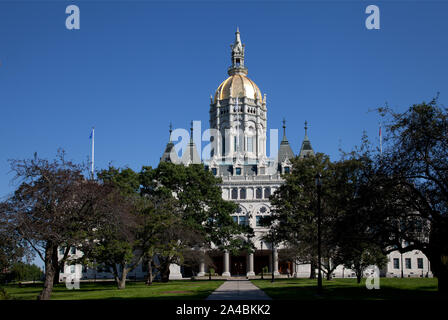 Die Connecticut State Capitol liegt nördlich von Capitol Avenue und südlich von Bushnell Park in Hartford, Connecticut Stockfoto