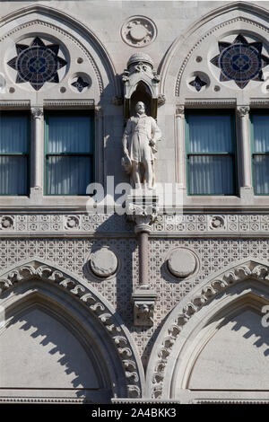 Die Connecticut State Capitol liegt nördlich von Capitol Avenue und südlich von Bushnell Park in Hartford, Connecticut Stockfoto