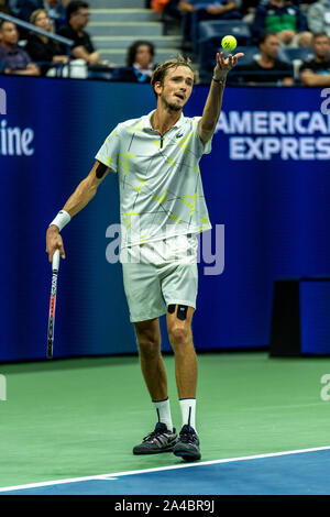Daniil Medwedew Russlands im Halbfinale der Männer an der 2019 US Open Tennis Meisterschaft konkurrieren Stockfoto