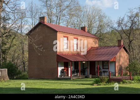 Der Job Prickett Haus an der rekonstruierten Festung in prickett's Fort State Park, einem 22-Morgen-West Virginia State Park nördlich von Fairmont, in der Nähe des Zusammenfluss von prickett's Creek und der Monongahela River Stockfoto