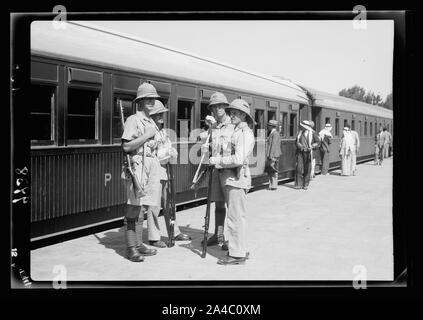 Die kantara Zug über von Lydda Kreuzung mit zahlreichen Truppe wachen an Bord zu starten, Okt. 12, 38 Stockfoto