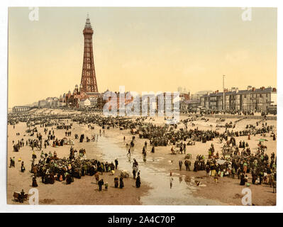 Die Promenade und der Turm vom South Pier, Blackpool, England Stockfoto