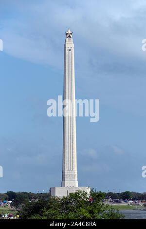 Die San Jacinto Monument, einem 567 Meter hohen Säule in der Nähe des Houston Ship Channel unincorporated Harris County, Texas Stockfoto