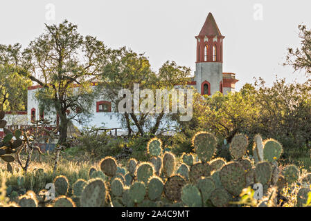 Die verlassene Ruine des ehemaligen Santa Brigida Hacienda in der Geisterstadt Mineral de Pozos, Guanajuato, Mexiko. Die Stadt, einst eine große Silver mining Zentrum aufgegeben wurde und Links zu ruinieren, hat aber langsam Comeback zum Leben als Bohemien arts community. Stockfoto