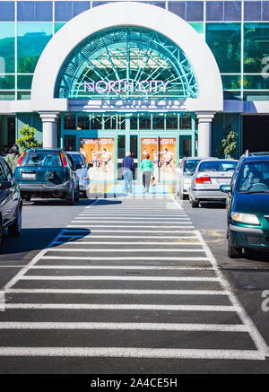 Porirua, Neuseeland - 17. September 2019: Außen Eingang Nord City Plaza, in Porirua entfernt,Stadt hat über 90 Filialen und ist einer der Wir Stockfoto