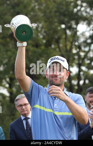 Rom, Italien. 13 Okt, 2019. Rom, Italien, 13. Oktober 2019: Bernd Wiesberger (Österreich) Sieger der Cup in Tag 4 der 76 Golf Italian Open im Golfclub Olgiata am 13. Oktober 2019 in Rom, Italien Quelle: Unabhängige Fotoagentur/Alamy leben Nachrichten Stockfoto