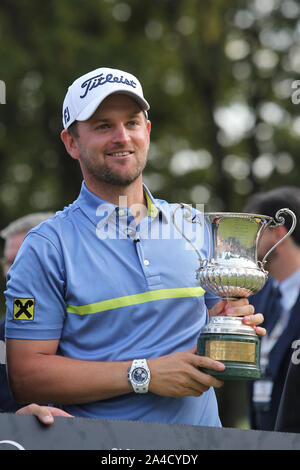 Rom, Italien. 13 Okt, 2019. Rom, Italien, 13. Oktober 2019: Bernd Wiesberger (Österreich) Sieger der Cup in Tag 4 der 76 Golf Italian Open im Golfclub Olgiata am 13. Oktober 2019 in Rom, Italien Quelle: Unabhängige Fotoagentur/Alamy leben Nachrichten Stockfoto