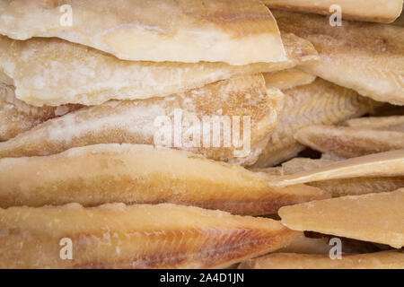 Viele gefrorene Fischfilets Hintergrund am Fischmarkt Stockfoto