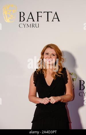 Cardiff, Wales. 13 Okt, 2019. Sian Gibson nimmt an der 28. Britischen Akademie Cymru Awards auf der St. David's Hall, Cardiff, Wales, UK. Credit: Tracey Paddison/Alamy leben Nachrichten Stockfoto