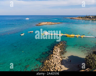 Der berühmte Feigenbaum Strand der Stadt in Protaras, Zypern Stockfoto