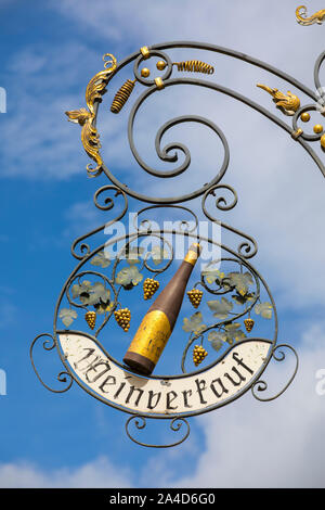 Zeichen für ein Weingut, Wein Verkauf, in Ockenheim, am Rhein, Stockfoto