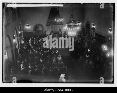 Die neue Ära in Palästina. Die Ankunft von Sir Herbert Samuel, H.B.M. Hohe Kommissar, etc. Lesen die endgültige Auslegung des Mandats. Stockfoto