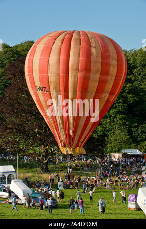 Vintage 'Bristol Belle" (G-AVTL) Heißluftballon. Bristol International Balloon Fiesta, England Stockfoto