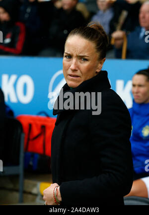 LONDON, VEREINIGTES KÖNIGREICH 13. Oktober. Casey Stoney Manager von Manchester United Frauen während Barclays FA Women's Super League zwischen Tottenham Hotspur Stockfoto