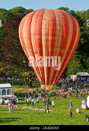 Vintage 'Bristol Belle" (G-AVTL) Heißluftballon. Bristol International Balloon Fiesta, England Stockfoto