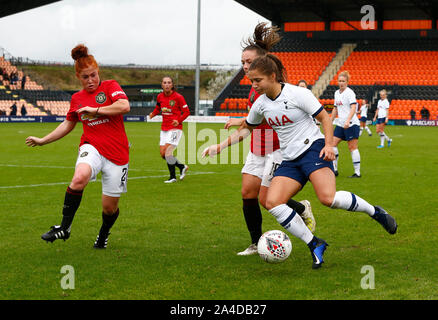 LONDON, VEREINIGTES KÖNIGREICH 13. Oktober. L-R Martha Harris von Manchester United Frauen, Kit Graham von Tottenham Hotspur Damen während Barclays FA Frauen Su Stockfoto