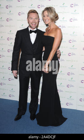 Foto muss Gutgeschrieben © Kate Grün/Alpha Presse 076603 01/12/2012 Ronan Keating & Freundin Sturm Uechtritz Smaragde & Efeu Ball 2012 Supernova London Stockfoto