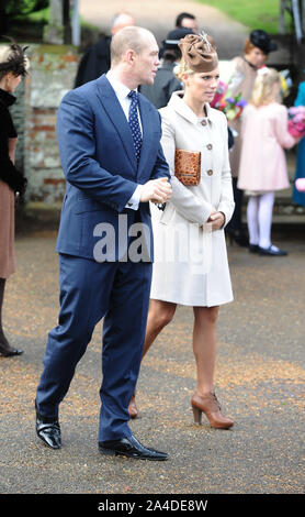 Foto muss Gutgeschrieben © Kate Grün/Alpha Presse 076785 25/12/12 Mike Tindall und Zara Phillips in der St. Maria Magdalena Kirche in Sandringham, Norfolk für ein Weihnachten Service mit der Königlichen Familie Stockfoto