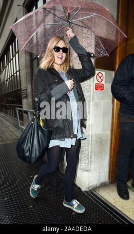 Foto muss Gutgeschrieben © Alex Huckle/Alpha Presse 067572 26/11/12 Fearne Cotton bei Radio 1 Studios in West London. Stockfoto