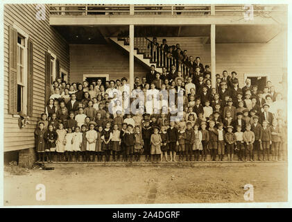 Die Schülerinnen und Schüler in der CHERRYVILLE ÖFFNER Abgestufte Schule. 200, darunter die High School. Bevölkerung der Stadt ist 2.000. Wo sind die restlichen Kinder Stockfoto