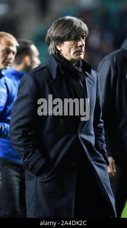 Tallinn, Estland. 13 Okt, 2019. Nach dem Spiel: Bundescoach Joachim Jogi Löw (Deutschland) verlässt das Feld. GES/fussball/EURO Qualifikation: Estland - Deutschland, 13.10.2019 Fußball: Europäische Qualifier vs Deutschland: Estland, Tallinn, Oktober 13, 2019 | Verwendung der weltweiten Kredit: dpa/Alamy leben Nachrichten Stockfoto