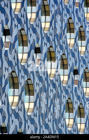 Abstrakte moderne Architektur Hintergrund Muster und Formen der Außenfassade der Erhöhung von Building Design Greenwich London England Großbritannien Stockfoto