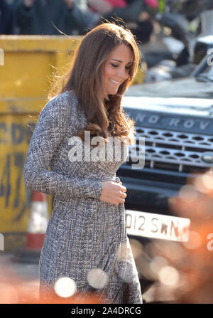 Foto muss Gutgeschrieben © Karwai Tang/Alpha Presse 076900 19/02/2013 Catherine Katherine Middleton Herzogin von Cambridge Visits hoffen Haus wie Ihre Rolle der Schirmherr der Aktion auf Neigung Stockfoto