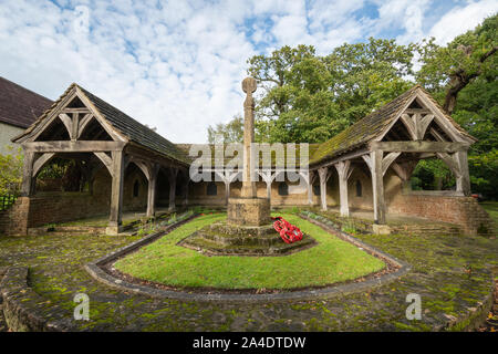 Der erste Weltkrieg Memorial Kreuzgang im Hampshire Dorf Blackmoor, Großbritannien Stockfoto