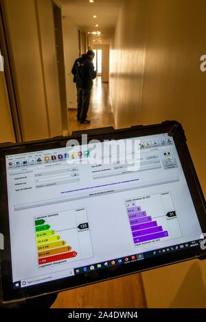 Abbildung: EINE PERFORMANCE DIAGNOSE IN EINER WOHNUNG, Paris (75) Stockfoto