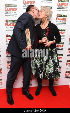 Foto muss Gutgeschrieben © Kate Grün/Alpha Presse 077037 24/03/2013 Danny Boyle & Helen Mirren Jameson Empire Film Awards Grosvenor Hotel London 2013 Stockfoto