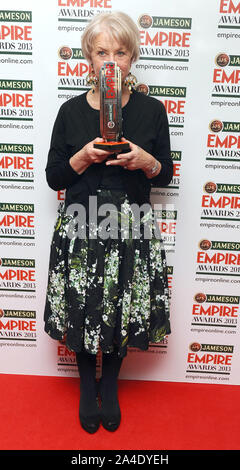 Foto muss Gutgeschrieben © Kate Grün/Alpha Presse 077037 24/03/2013 Helen Mirren Jameson Empire Film Awards 2013 Grosvenor Hotel London Stockfoto