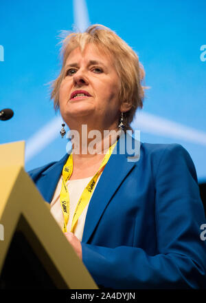 Aberdeen, Großbritannien. 14 Okt, 2019. Aberdeen, 14. Oktober 2019. Im Bild: Roseanna Cunningham MSP-Sekretär. Klimawandel Rede bei der Scottish National Party (SNP) Konferenz auf der Veranstaltung komplexe Aberdeen (teca). Credit: Colin Fisher/Alamy leben Nachrichten Stockfoto