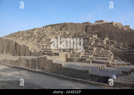 Inca ruis der Huaca Pucllane in Lima, die Hauptstadt von Peru Stockfoto