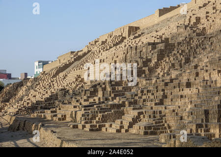 Inca ruis der Huaca Pucllane in Lima, die Hauptstadt von Peru Stockfoto