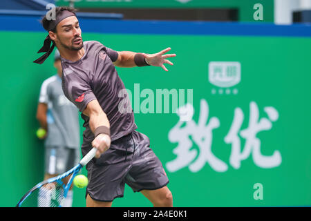 Italienische Tennisprofi Fabio Fognini konkurriert gegen russische Tennisprofi Daniil Medwedew im Viertelfinale von 2019 Rolex Shanghai Masters in Schanghai, China, 11. Oktober 2019. Russische Tennisprofi Daniil Medwedew besiegt Italienische Tennisprofi Fabio Fognini mit 2-0 im Viertelfinale von 2019 Rolex Shanghai Masters in Schanghai, China, 11. Oktober 2019. Stockfoto