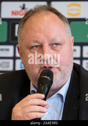 Hannover, Deutschland. 14 Okt, 2019. Der Präsident des Deutschen Handball Federation, Andreas Michelmann, spricht während der Pk über die Internationale übereinstimmen und der Tag der Handball. Credit: Peter Steffen/dpa/Alamy leben Nachrichten Stockfoto