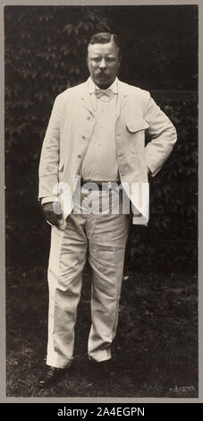 Theodore Roosevelt, full-length Portrait, stehend Stockfoto