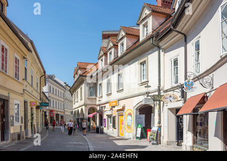 Street Scene, Trubarjeva cesta, Altstadt, Ljubljana, Slowenien Stockfoto