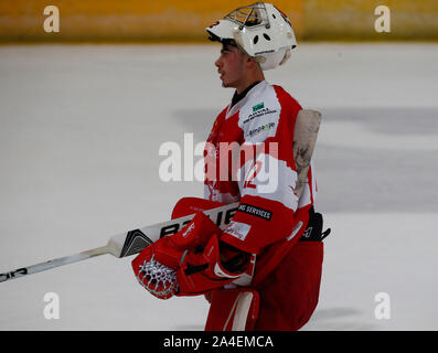 GUILDFORD, England. 13. Oktober: Tyler Perry von Swindon Wildkatzen während National Ice Hockey League zwischen Guildford Phoenix und Swindon Wildkatzen 2 an Stockfoto