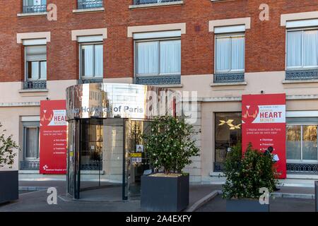 Prävention von Herzerkrankungen, DER AUF DEN MONAT DER HERZEN IM FEBRUAR, AMERICAN HOSPITAL, Neuilly-sur-Seine, Frankreich Stockfoto