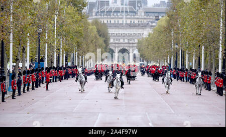 Foto muss Gutgeschrieben © Alpha Presse 079965 14.10.2019, Öffnung des Parlaments am Buckingham Palace in London. Stockfoto
