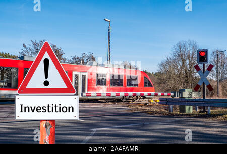 Die Investitionen in die Schiene reisen für den Klimaschutz Stockfoto