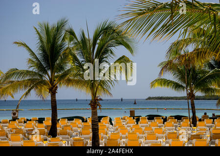 Mahagoni Bucht Kreuzfahrt Schiff aufhalten, Roatan, Honduras Stockfoto