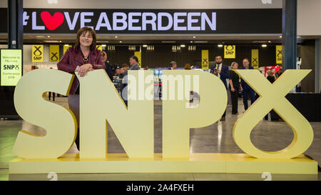 Aberdeen, Großbritannien. 14 Okt, 2019. Aberdeen, 14. Oktober 2019. Im Bild: Jeane Freeman MSP-Kabinett Ministerin für Gesundheit in die Scottish National Party (SNP). Scottish National Party (SNP) Nationale Konferenz, auf der Veranstaltung komplexe Aberdeen (teca). Credit: Colin Fisher/Alamy leben Nachrichten Stockfoto